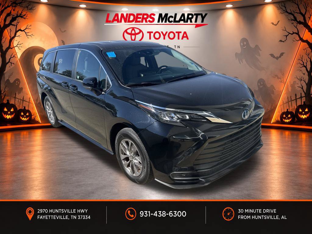 Used 2025 Toyota Sienna LE FWD image 3