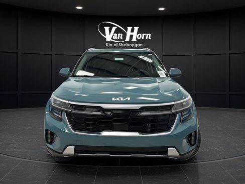 Used 2025 Kia Seltos SX AWD/4WD image 2