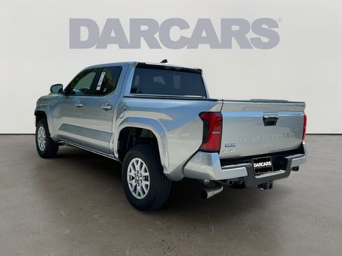 Used 2026 Toyota Tacoma SR5 AWD/4WD image 5