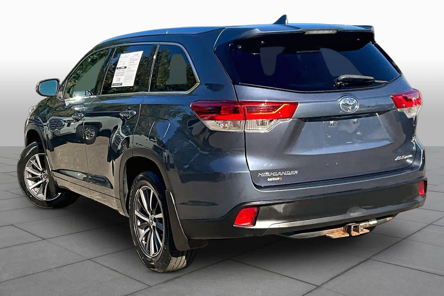 Used 2018 Toyota Highlander XLE AWD/4WD image 12