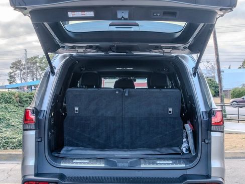 Used 2023 Lexus LX 600 4WD w/ Luxury Package image 27