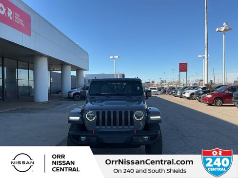 Used 2018 Jeep Wrangler Unlimited Rubicon image 2
