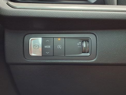 Used 2025 Chevrolet Traverse LT w/ Driver Confidence Package FWD image 21