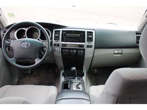 Used 2005 Toyota 4Runner Sport AWD/4WD image 10