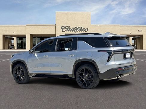 Used 2025 Chevrolet Traverse RS FWD image 7