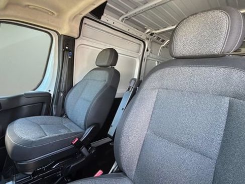Used 2025 RAM ProMaster 2500 w/ Convenience Group FWD image 19