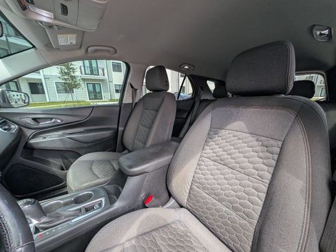 Used 2018 Chevrolet Equinox LT image 18