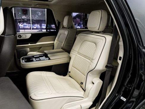 Used 2023 Lincoln Navigator Black Label image 38