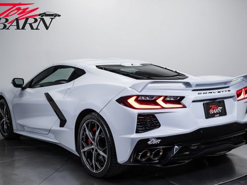 Used 2022 Chevrolet Corvette Stingray Preferred Cpe w/ Z51 Performance Package RWD image 11