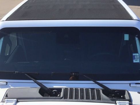 Used 2024 Jeep Wrangler High Altitude AWD/4WD image 5