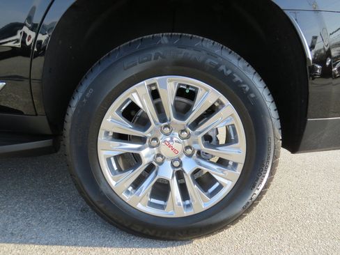 New 2026 GMC Yukon Denali image 12