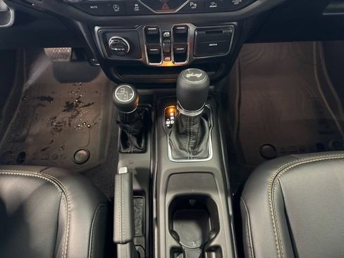 New 2026 Jeep Wrangler Unlimited Sahara AWD/4WD image 17