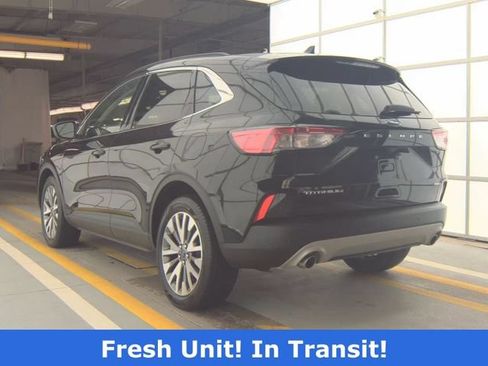 Used 2022 Ford Escape Titanium AWD/4WD image 3
