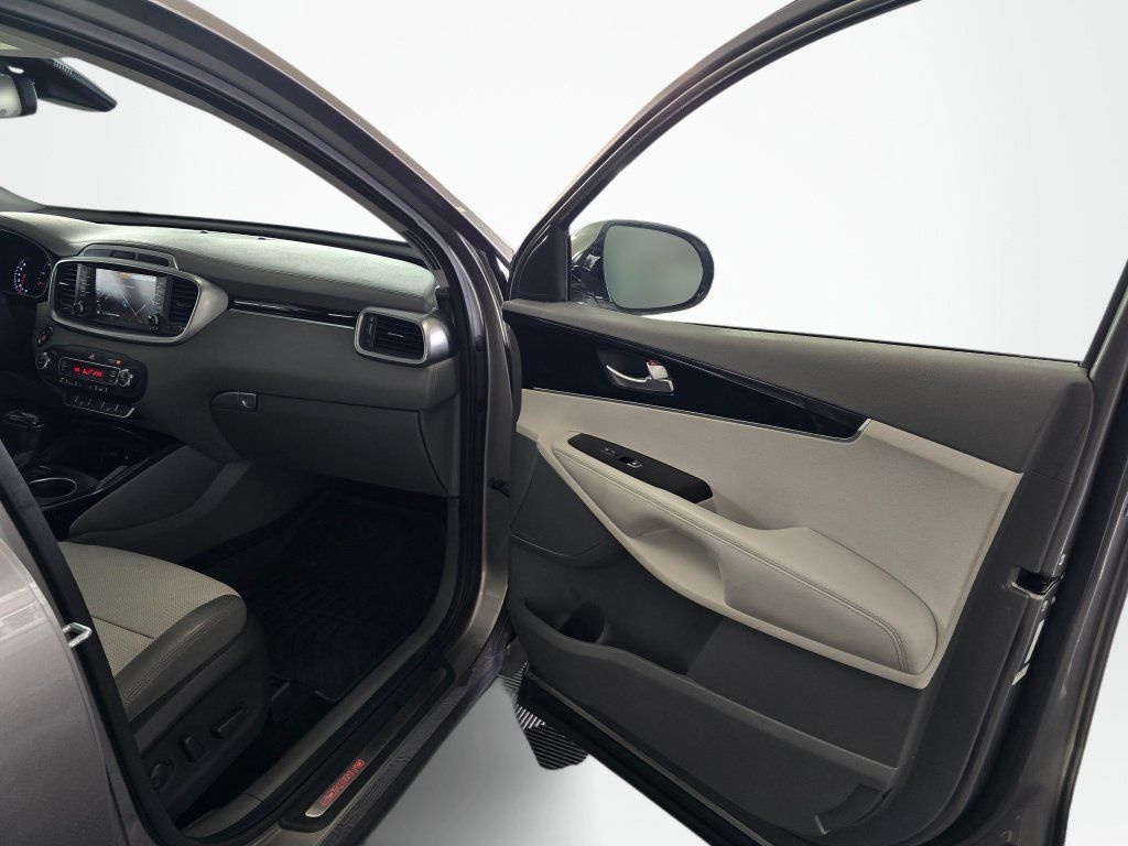 Used 2019 Kia Sorento SX FWD image 43