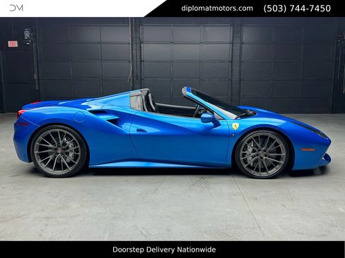 Used 2016 Ferrari 488 Spider image 9
