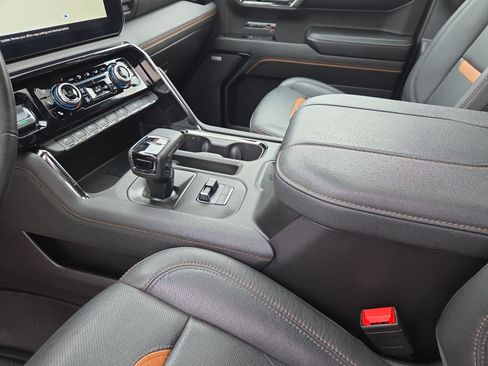 Certified 2024 GMC Sierra 1500 AT4 w/ Technology Package AWD/4WD image 10