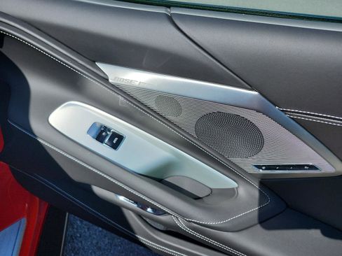 Used 2025 Chevrolet Corvette 3LT 2dr Stingray Conv w/ Z51 Performance Package image 9