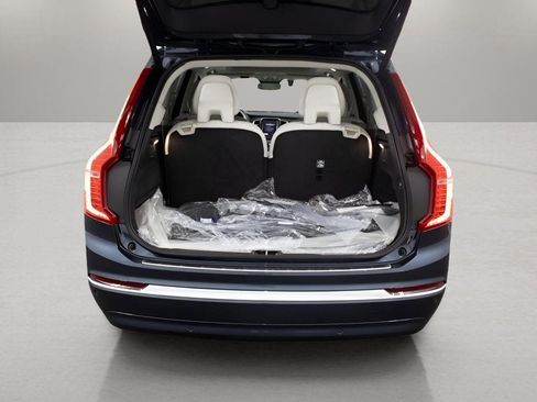 New 2025 Volvo XC90 T8 Plus w/ Protection Package Premier image 12