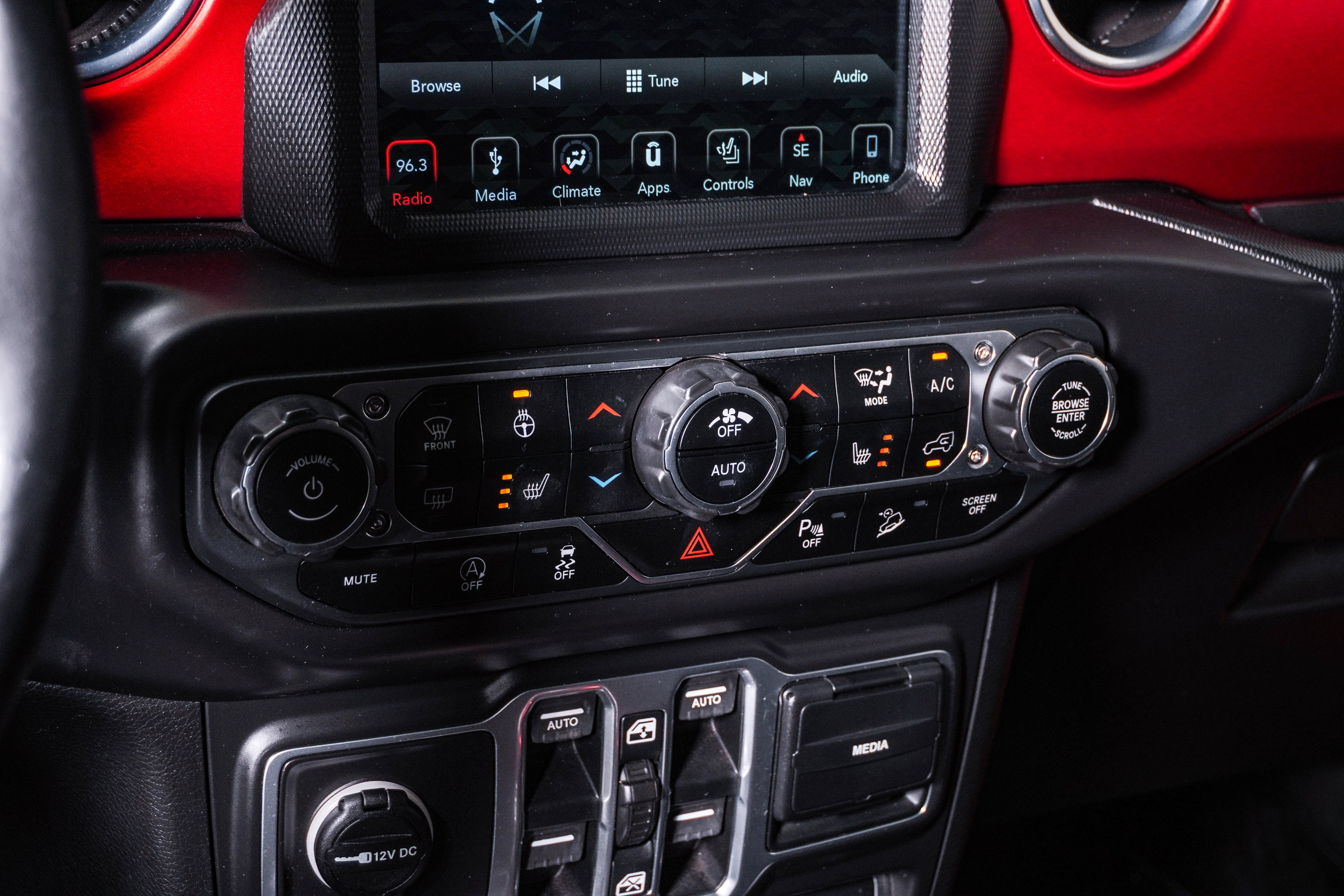 Used 2018 Jeep Wrangler Unlimited Rubicon AWD/4WD image 25
