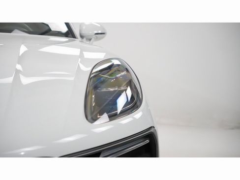 Used 2025 Porsche Macan image 7