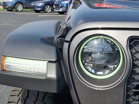 Used 2023 Jeep Gladiator Rubicon w/ LED Lighting Group image 9