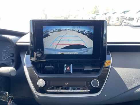 Used 2025 Toyota Corolla LE FWD image 18