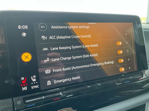 Used 2025 Volkswagen Atlas Peak Edition SE image 20