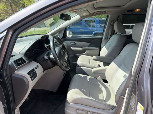 Used 2018 Dodge Grand Caravan SE FWD image 26