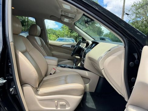 Used 2018 Nissan Pathfinder SL FWD image 27