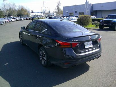 Used 2022 Nissan Altima 2.5 SV w/ SV Premium Package