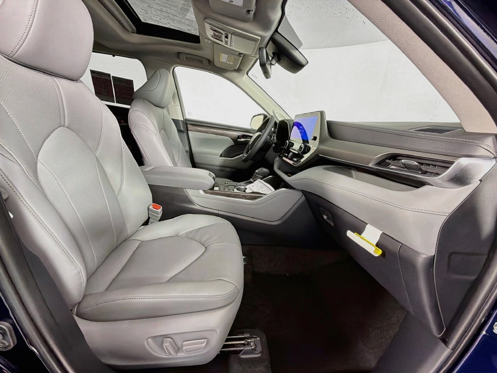 New 2026 Toyota Highlander Limited AWD/4WD image 29