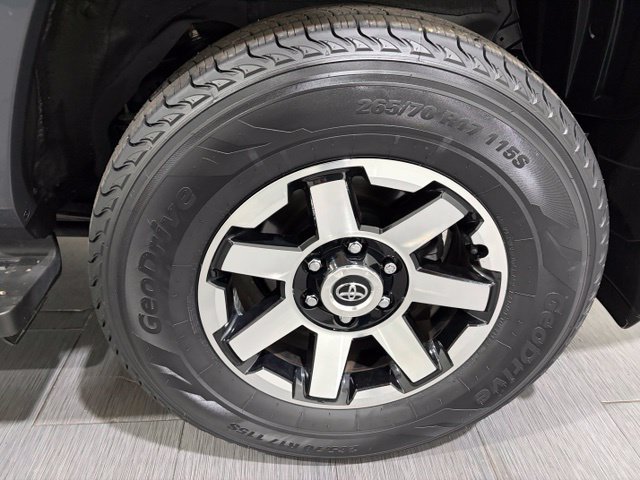 Used 2024 Toyota 4Runner TRD Off-Road Premium w/ Moonroof Package AWD/4WD image 23