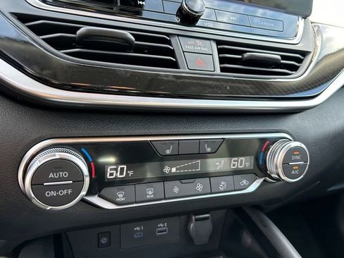 New 2025 Nissan Altima 2.5 SR w/ SR Premium Package image 18