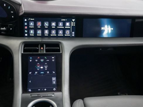 Used 2022 Porsche Taycan Turbo S image 18