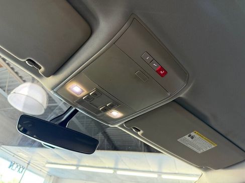 Used 2021 Volkswagen Atlas SE image 32