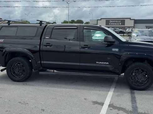 Used 2015 Toyota Tundra SR5 w/ SR5 Upgrade Package AWD/4WD image 8