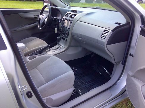 Used 2013 Toyota Corolla LE Special Edition image 15