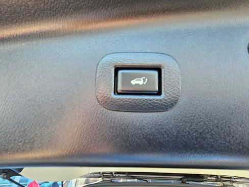 Used 2020 Nissan Armada SL w/ Premium Package RWD image 13