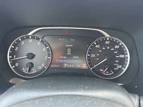 Used 2024 Nissan Frontier SV image 11