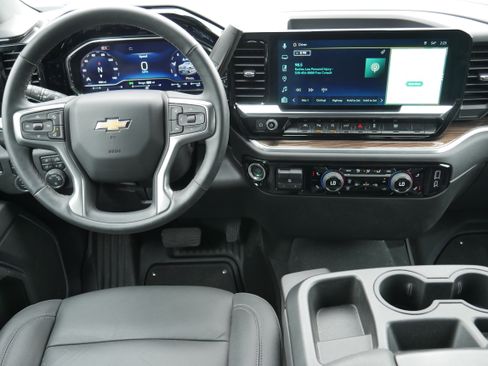 Used 2025 Chevrolet Silverado 1500 LT w/ Safety Package AWD/4WD image 17