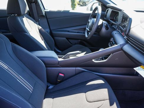 New 2025 Hyundai Elantra Sport image 16