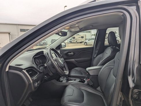 Used 2021 Jeep Cherokee Latitude Lux w/ Trailer Tow Group image 8