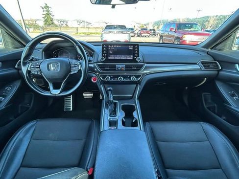 Used 2018 Honda Accord Sport image 13