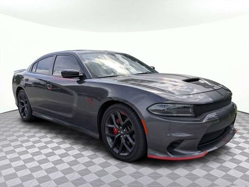 Used 2022 Dodge Charger R/T w/ Plus Group RWD image 2