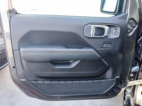 New 2025 Jeep Gladiator Sport w/ Premium Package image 22