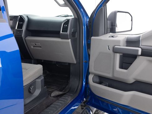 Used 2017 Ford F150 XLT w/ XTR Package image 31