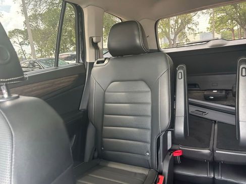 Used 2024 Volkswagen Atlas SEL AWD/4WD image 12