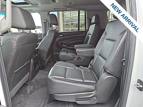 Used 2019 Chevrolet Suburban Premier image 17
