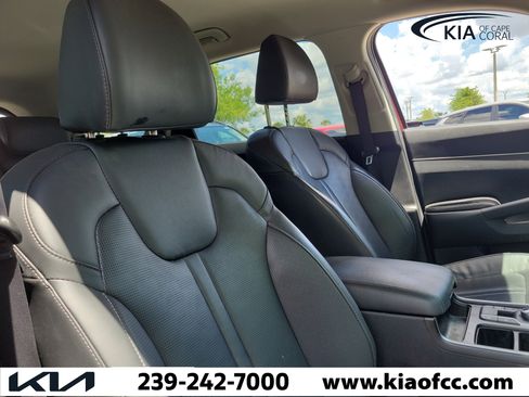 Certified 2024 Kia Sorento S FWD image 25