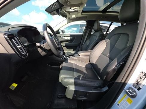 Used 2026 Volvo XC40 B5 Plus AWD/4WD image 7